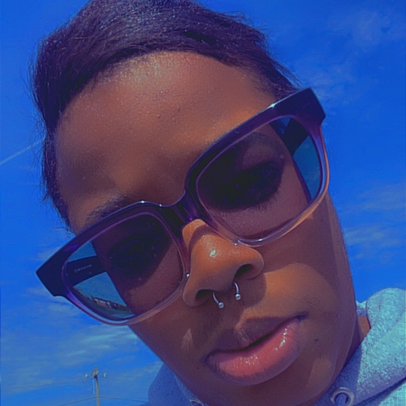 Meet your Posher, Tamera - Picture 1 of 1